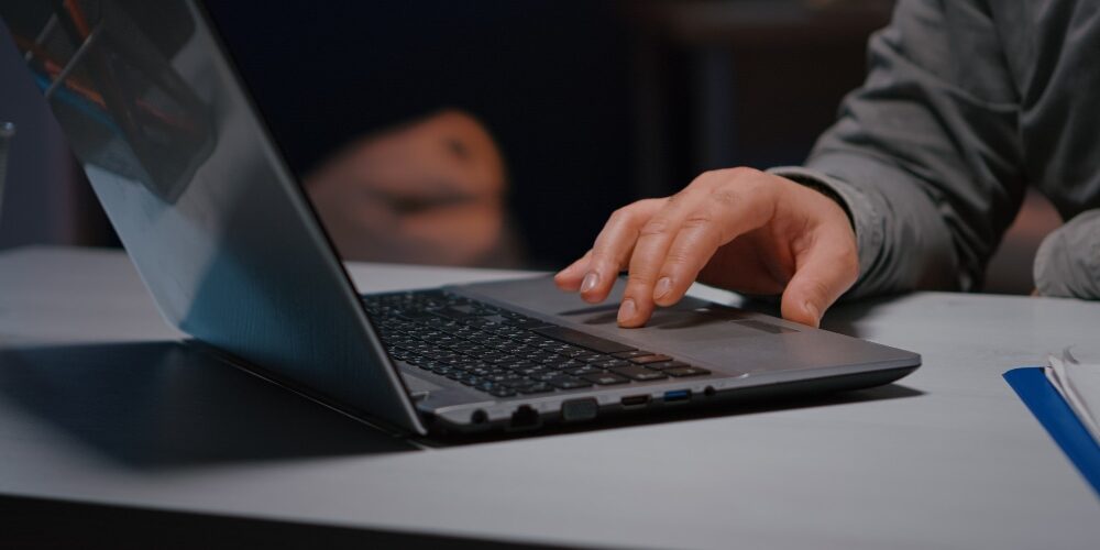 closeup-executive-man-hands-answering-negotiations-email-planning-business-company-consultation-l closeup-executive-man-hands-answering-negotiations-email-planning-business-company-consultation-l