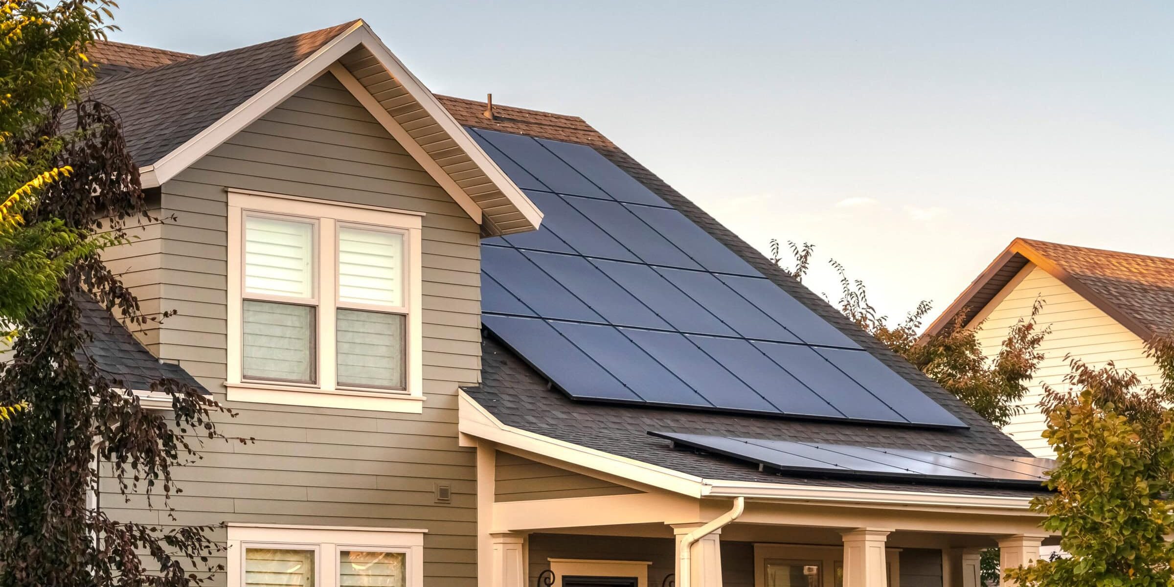 Solar,Photovoltaic,Panels,On,A,House,Roof